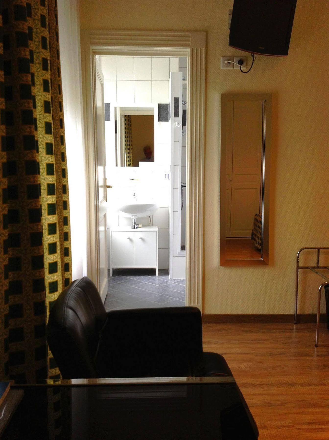Hotel Berlioz Euroairport Basel - Mulhouse - Freiburg Saint-Louis (Haut-Rhin) Exterior foto